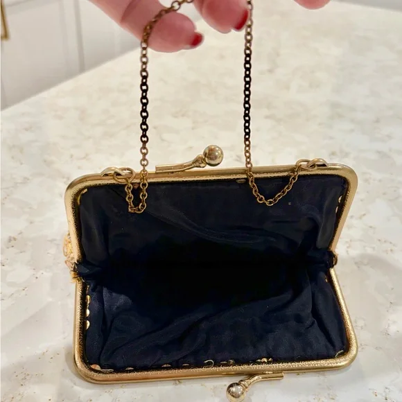 Vintage gold sequin beaded evening purse with kiss-lock clasp and chain handle - Picture 2 of 7